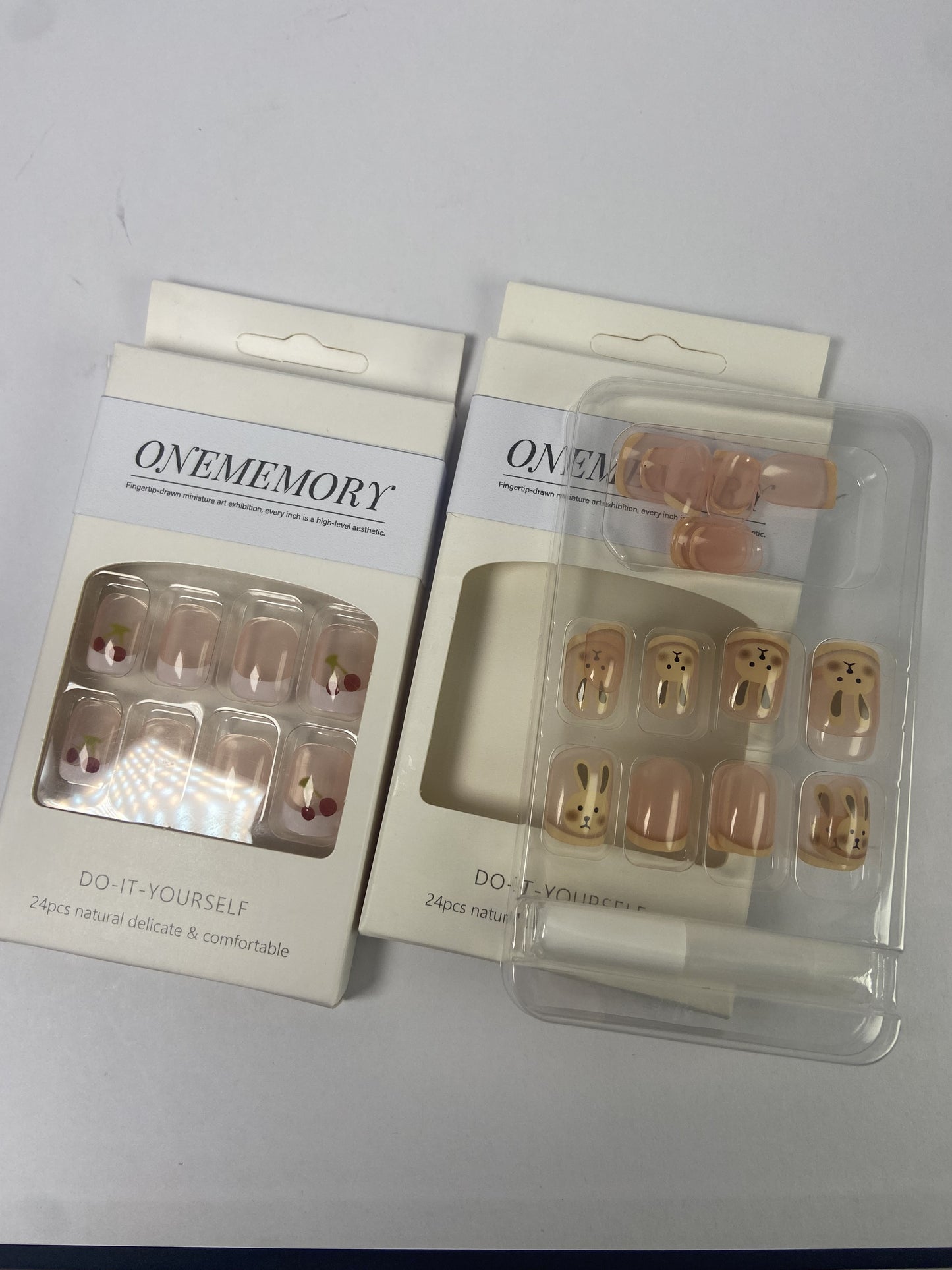 ONEMEMORY False nails Press on Square Nails Medium Glossy Full Cover Acrylic Square Shaped Fake Nails with Charm Glue on Nails Stick on Fingernails for Women Girls