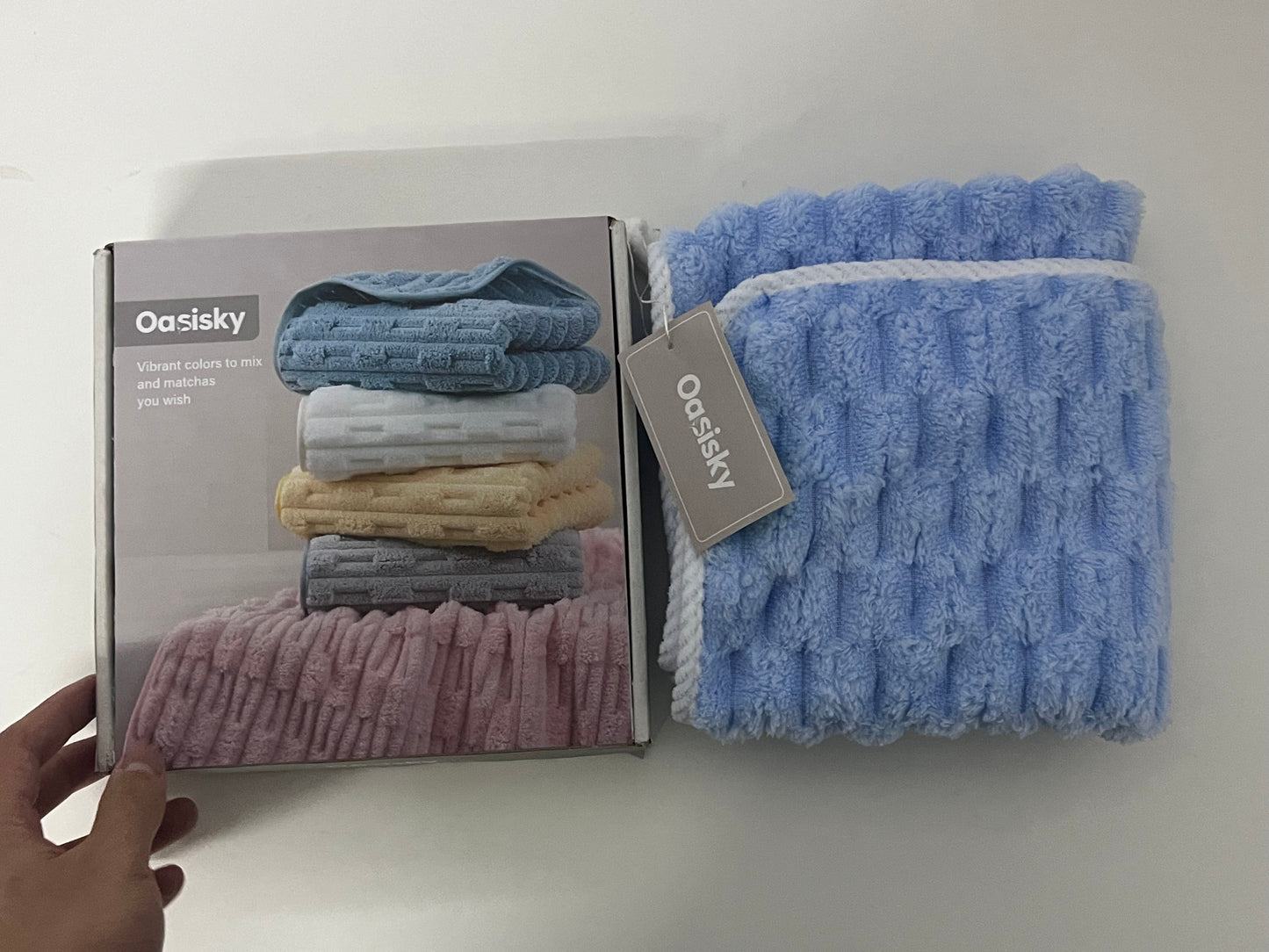 【Oasisky Striped Microfiber Towel】—— Cozy Blend of Softness & Absorbency