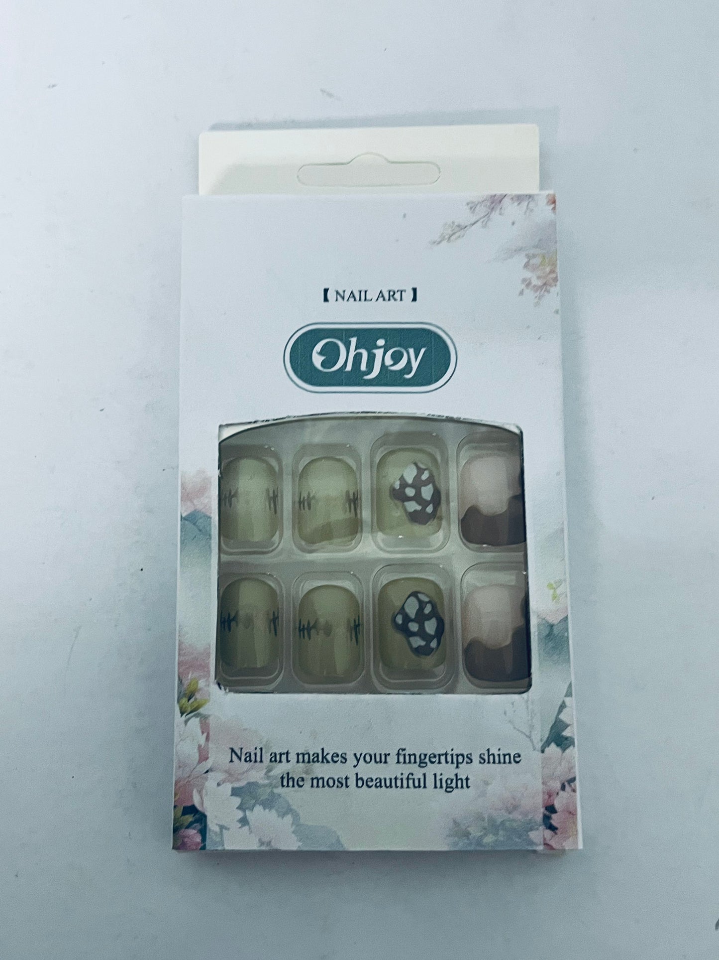 Ohjoy Artistic Press-on Nails Set, Exquisite Hand-painted False Nails