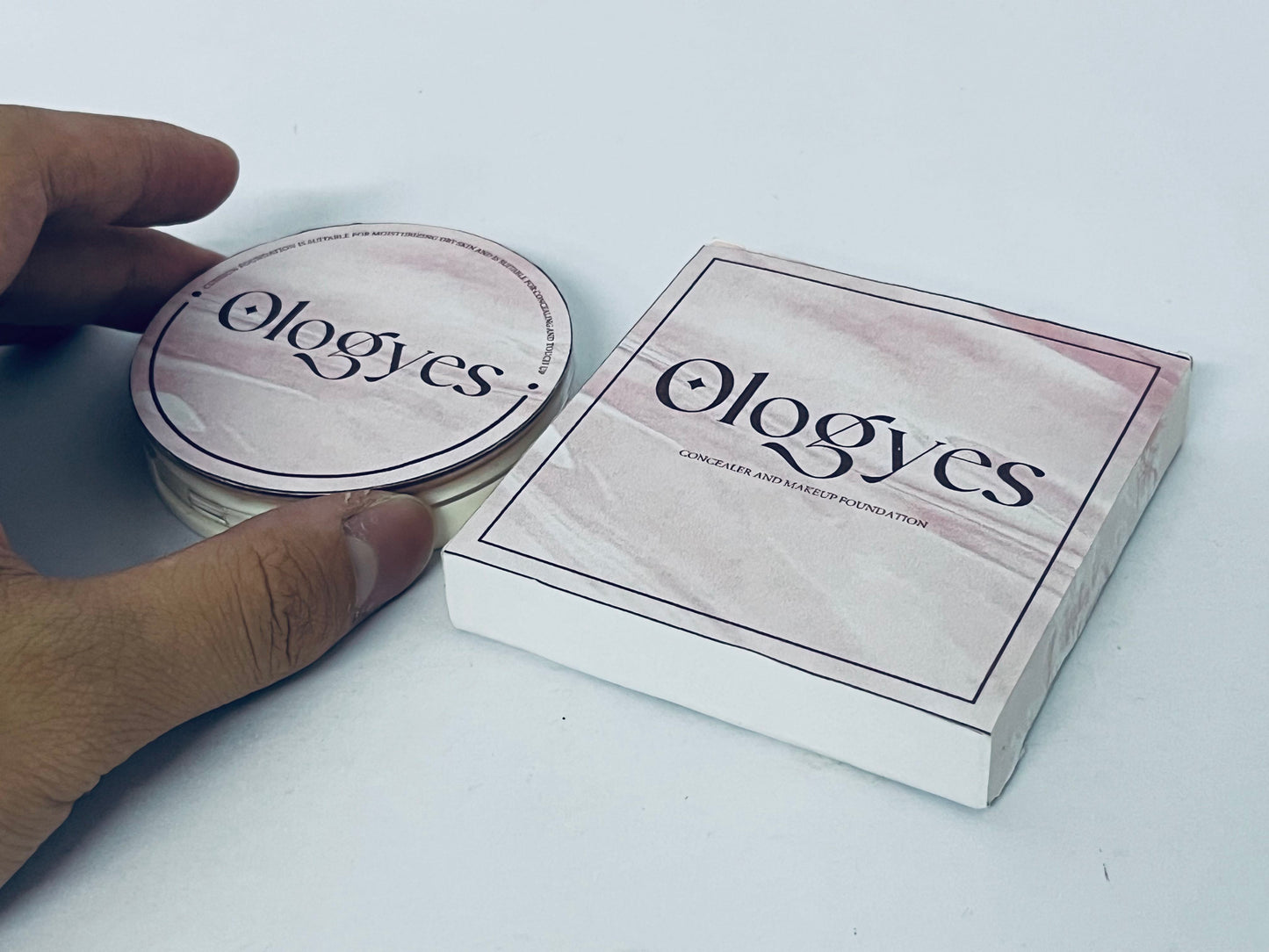 Ologyes Clean Invisible Pressed Powder, Lightweight, Breathable, Vegan Formula, Ivory 105