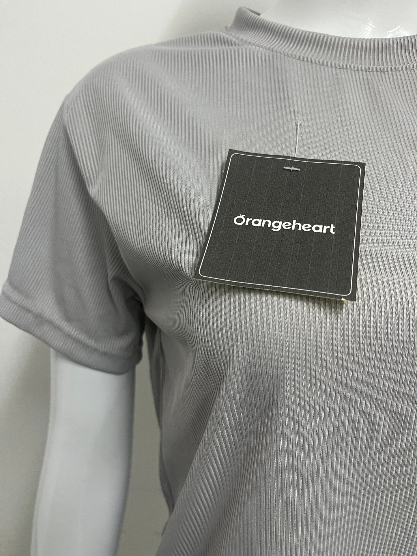【Orangeheart Ribbed Curved-Hem T-Shirt】—— Effortless Comfort & Everyday Style