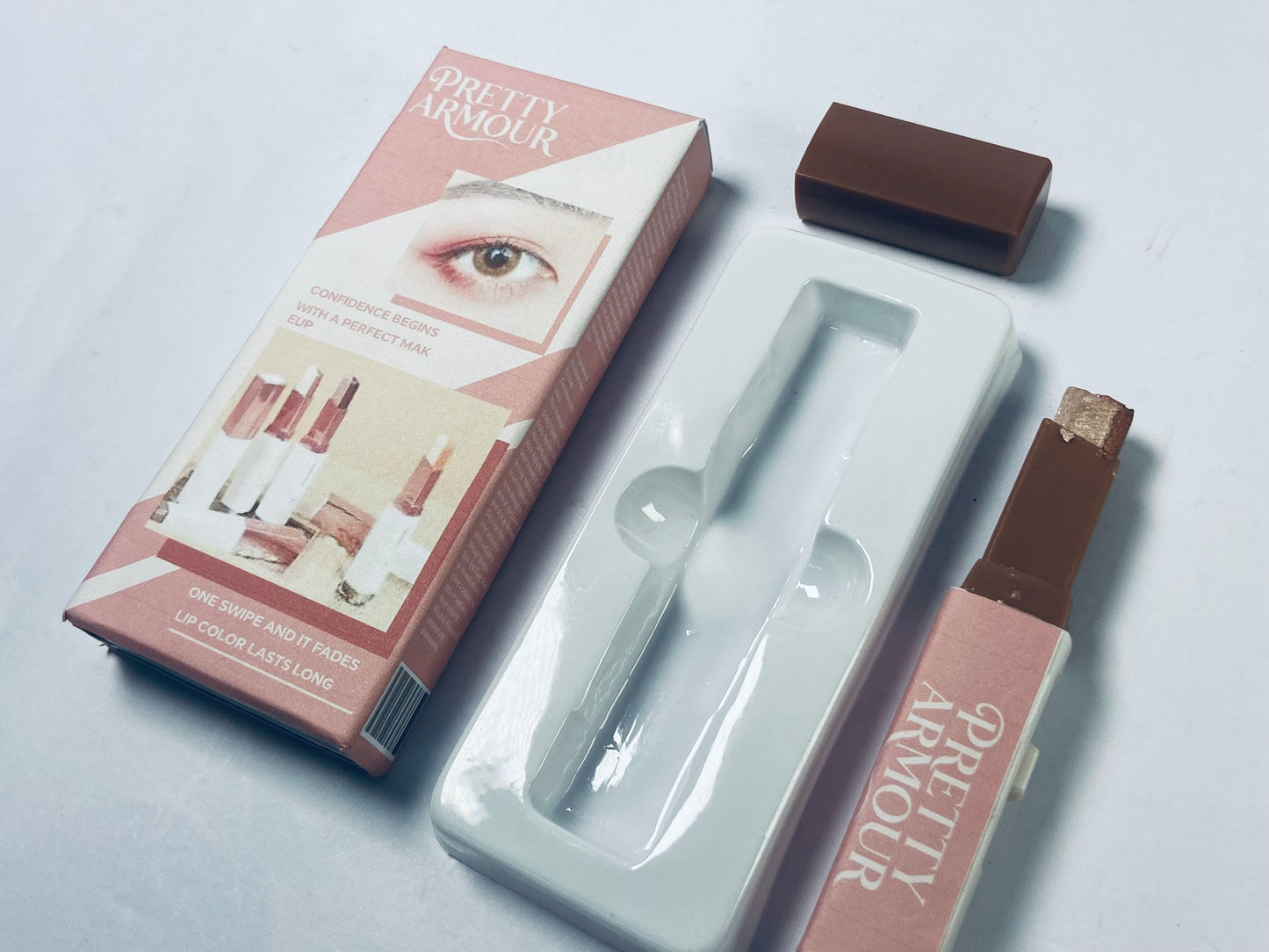 PRETTY ARMOUR Color Icon Cream Eyeshadow,Moisturizing,Nourishing Velvety Cream-to-Powder Buildable & Blendable Formula,Cruelty-Free & Vegan - Champagne Room