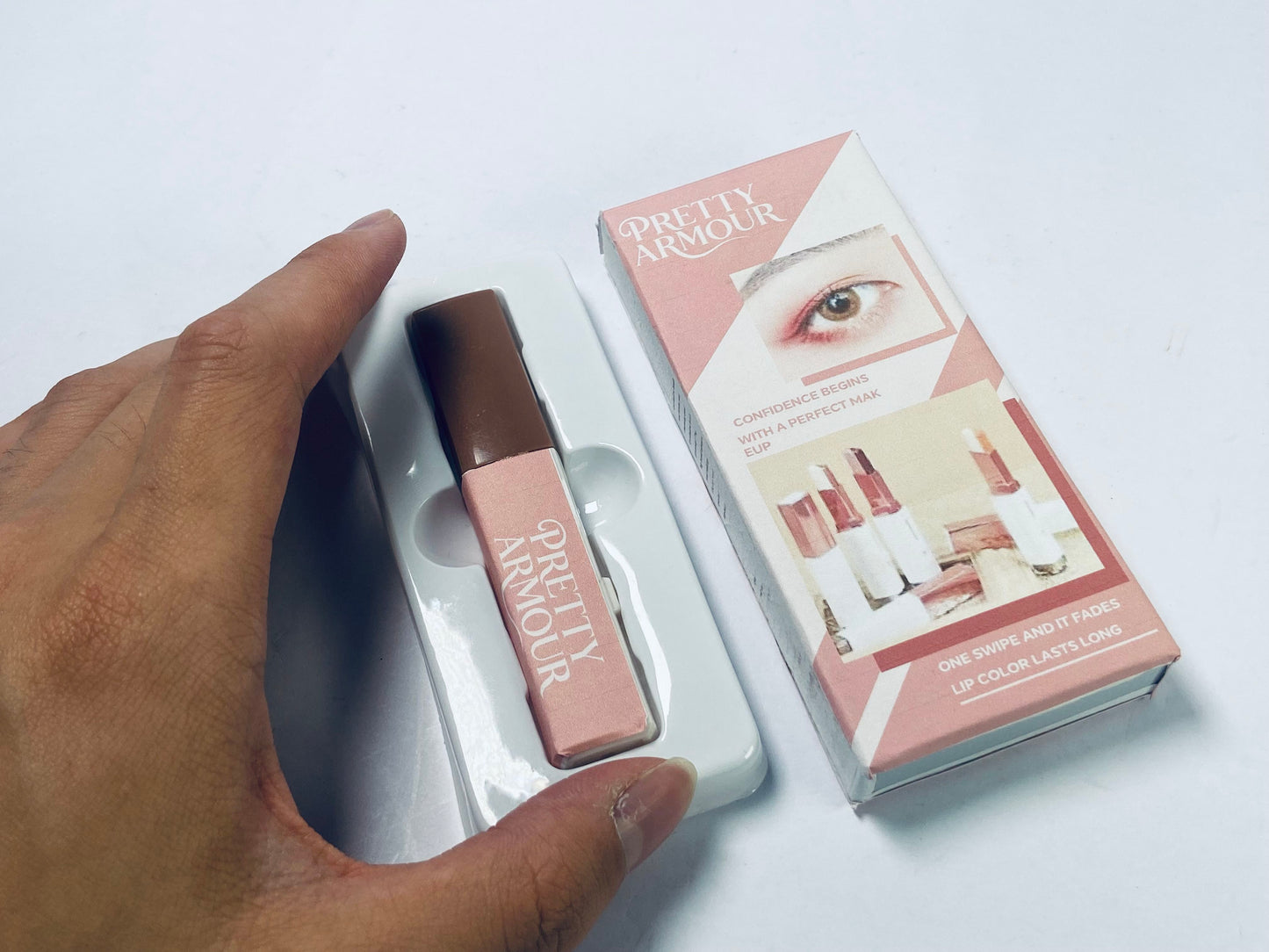 PRETTY ARMOUR Color Icon Cream Eyeshadow,Moisturizing,Nourishing Velvety Cream-to-Powder Buildable & Blendable Formula,Cruelty-Free & Vegan - Champagne Room