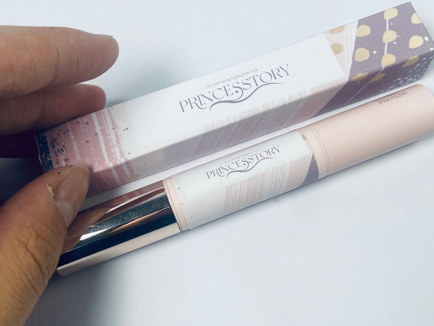 PRINCESSTORY,Highlighter make-up,Mineral Cream Contour Stick,Moisturize Highlighter Pen,Non Stick Face Brightens,Long Lasting, Smooth Gliding Face Illuminator Makeup,Medium
