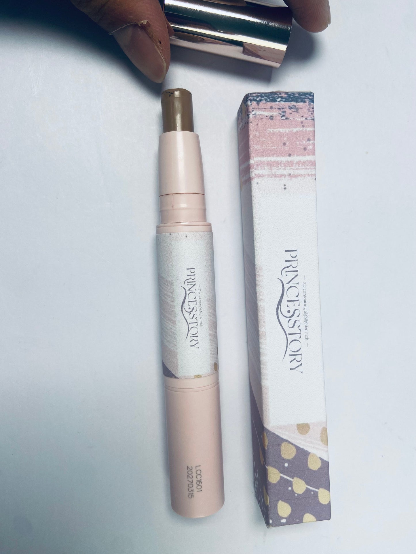 PRINCESSTORY,Highlighter make-up,Mineral Cream Contour Stick,Moisturize Highlighter Pen,Non Stick Face Brightens,Long Lasting, Smooth Gliding Face Illuminator Makeup,Medium