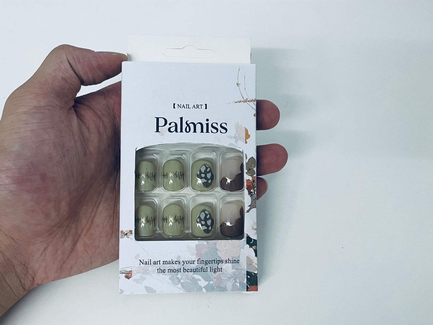 Palmiss Mushroom Forest Press On Nails, Retro Nail Art Fake Nails Set, Easy Application Nail Tips with Tool & Multiple Sizes