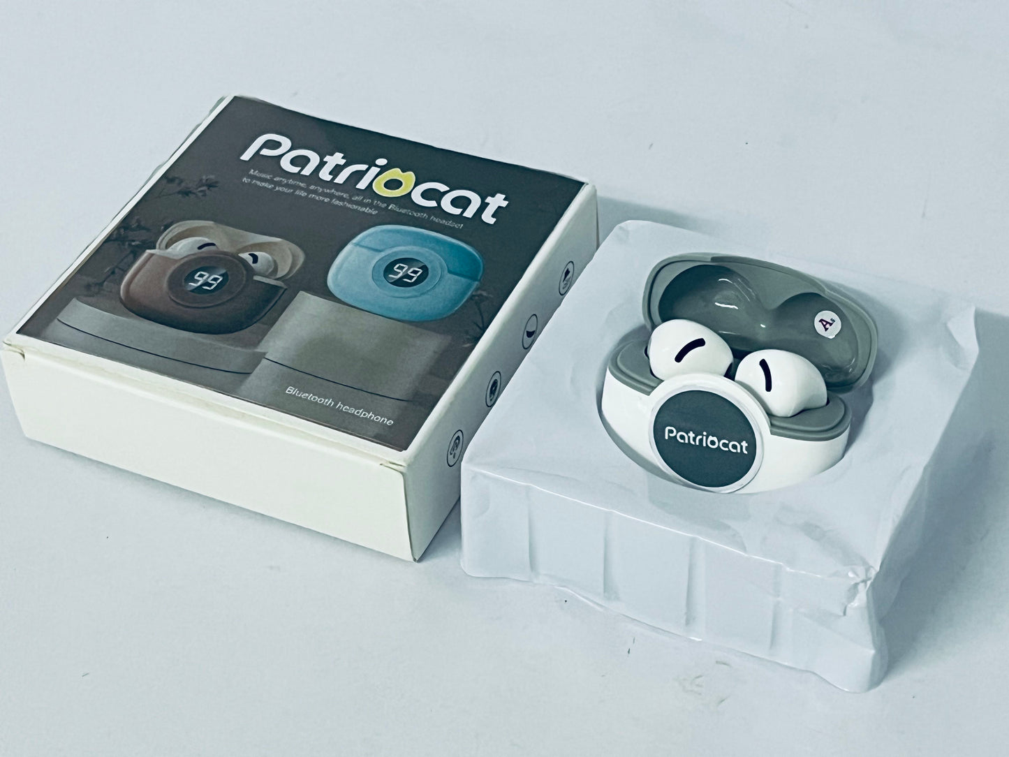 Patriocat Wireless Earbuds 5.49 Bluetooth TWS In-Ear LED Digital Display Earphones IPX-5 Waterproof 30 Hours Total Playtime 180 Hours Standby HiFi Stereo ENC Headphones White