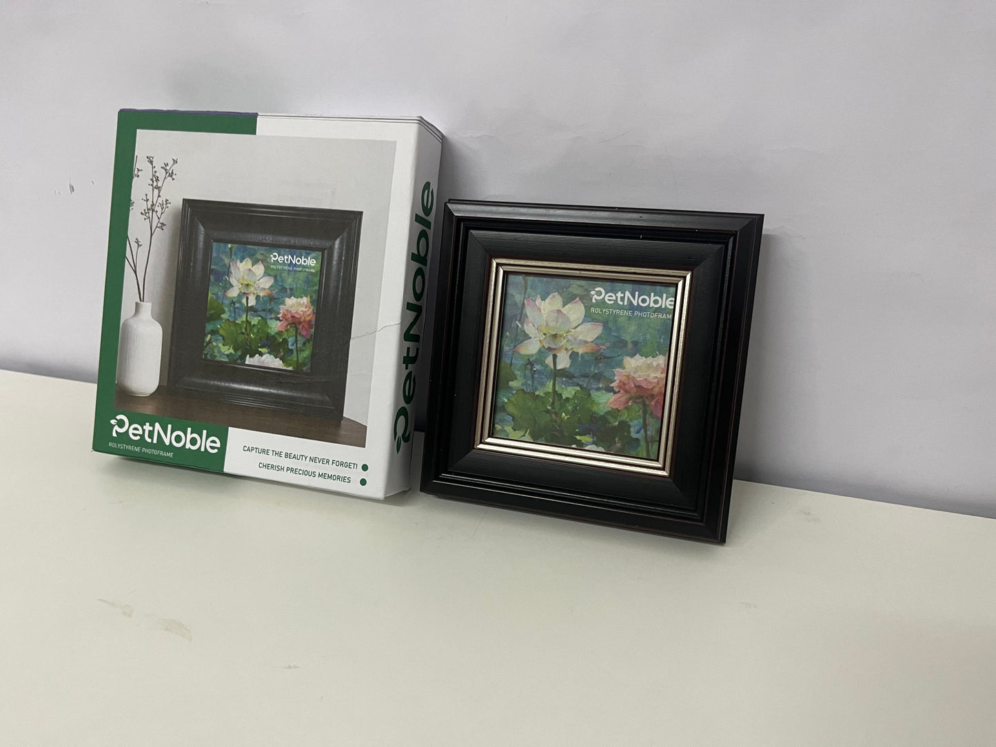 【PetNoble Polystone Picture Frame】—— Elegant Decor for Cherishing Precious Memories