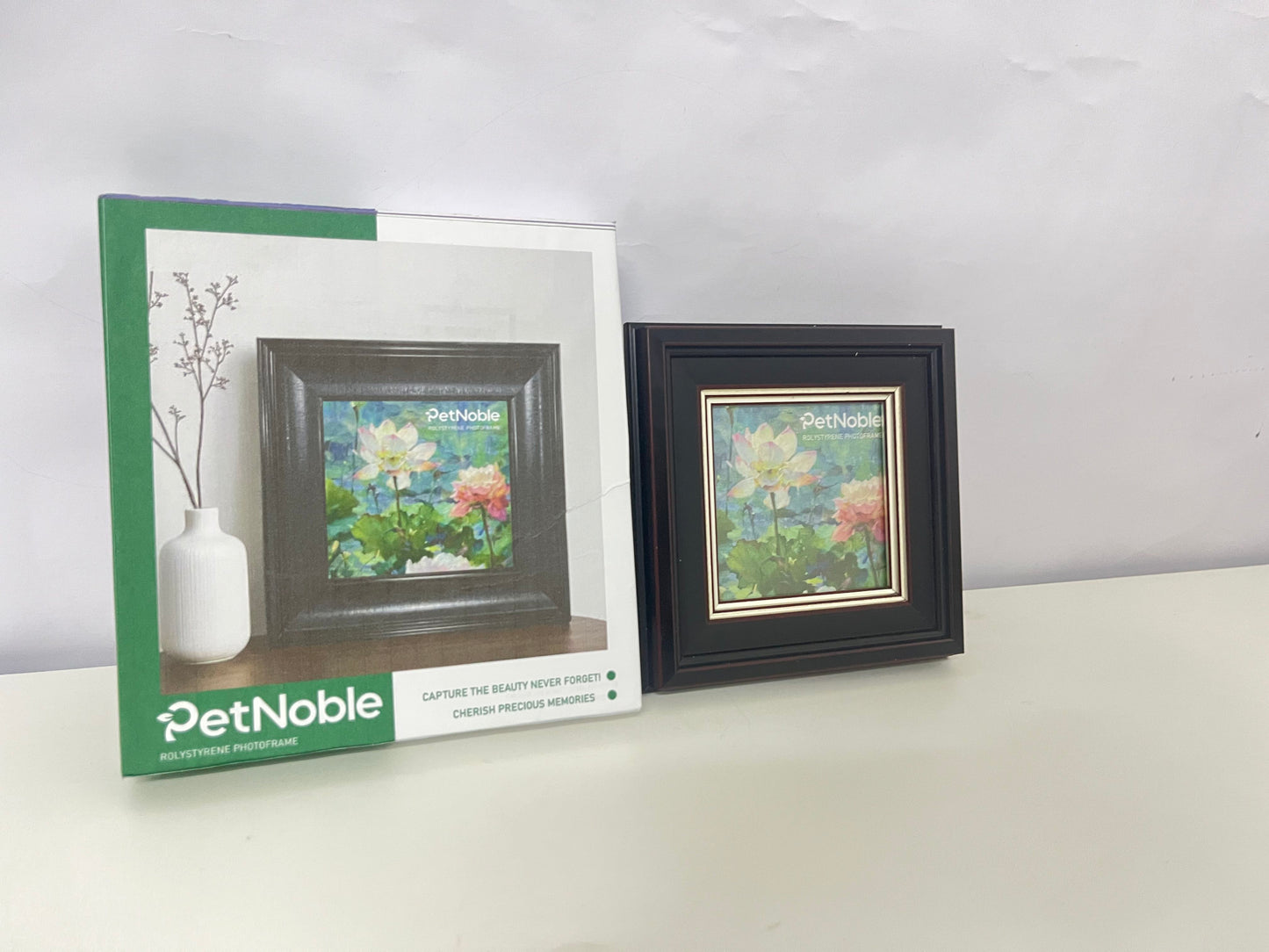 【PetNoble Polystone Picture Frame】—— Elegant Decor for Cherishing Precious Memories