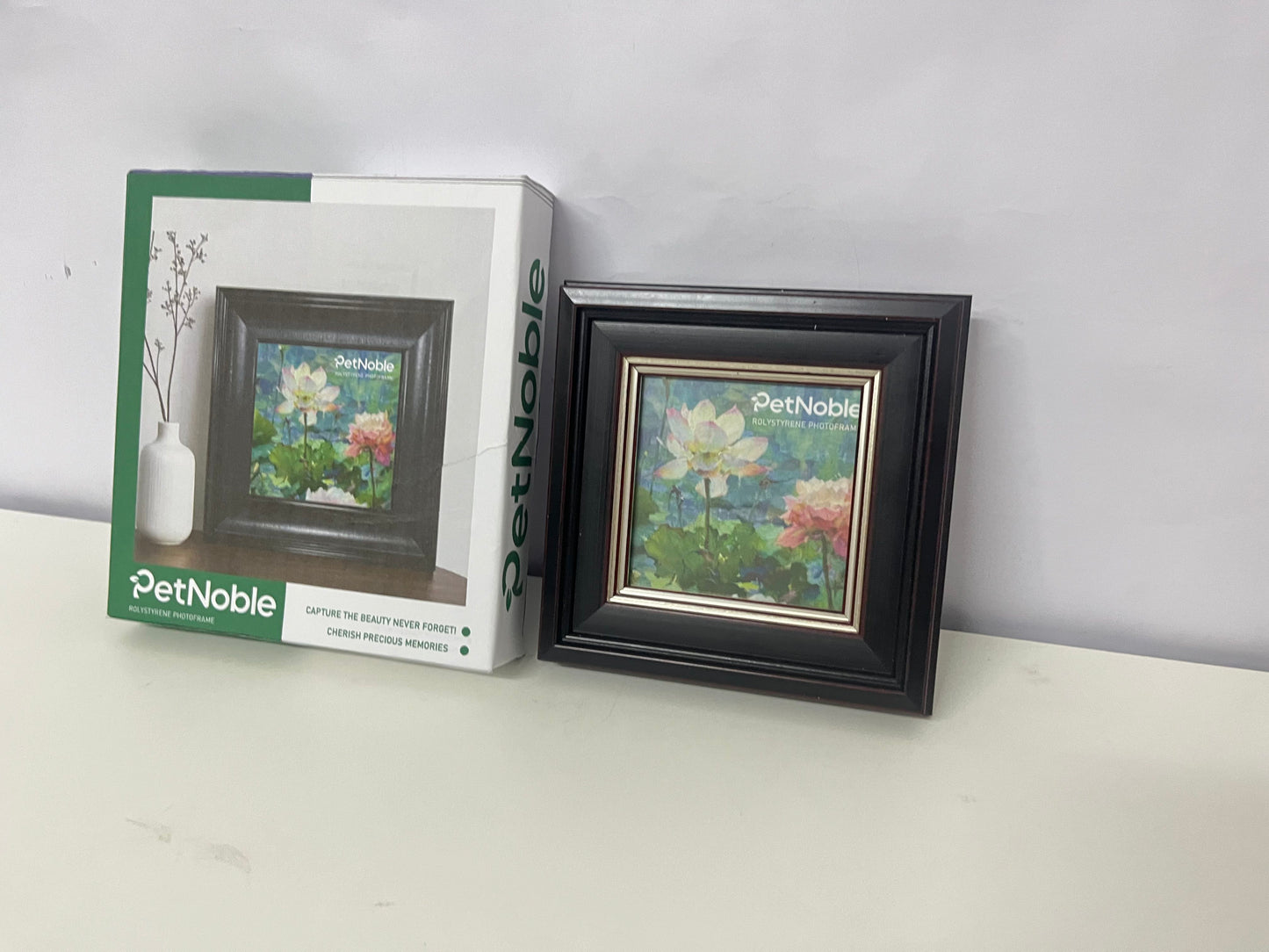 【PetNoble Polystone Picture Frame】—— Elegant Decor for Cherishing Precious Memories