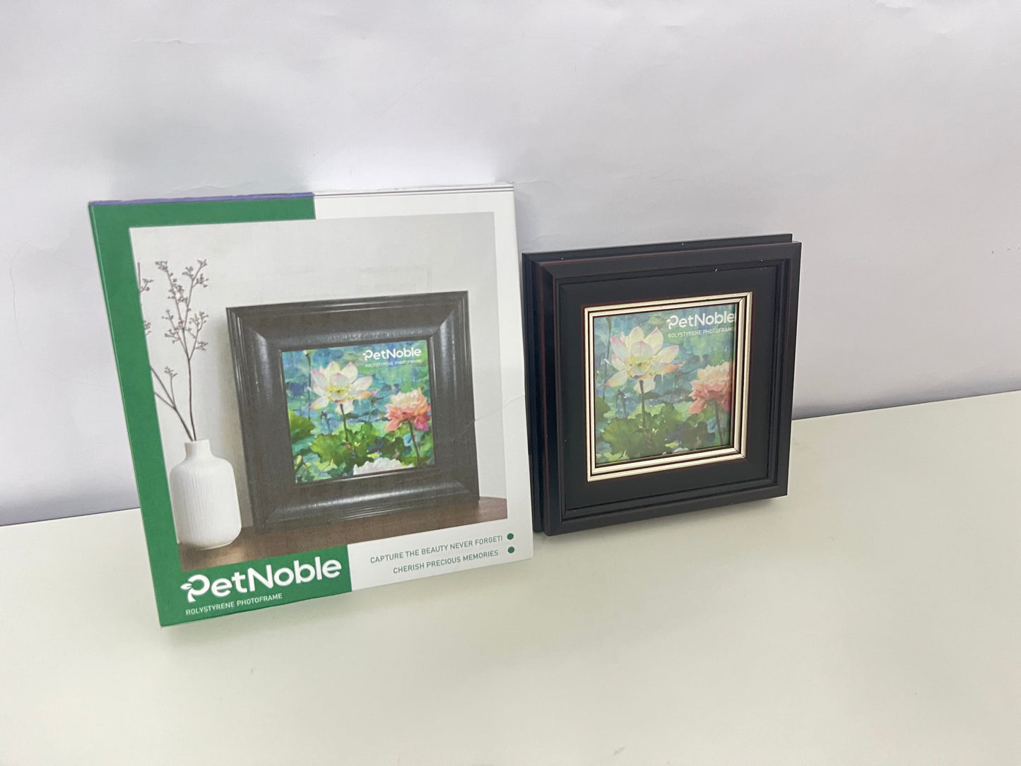 【PetNoble Polystone Picture Frame】—— Elegant Decor for Cherishing Precious Memories