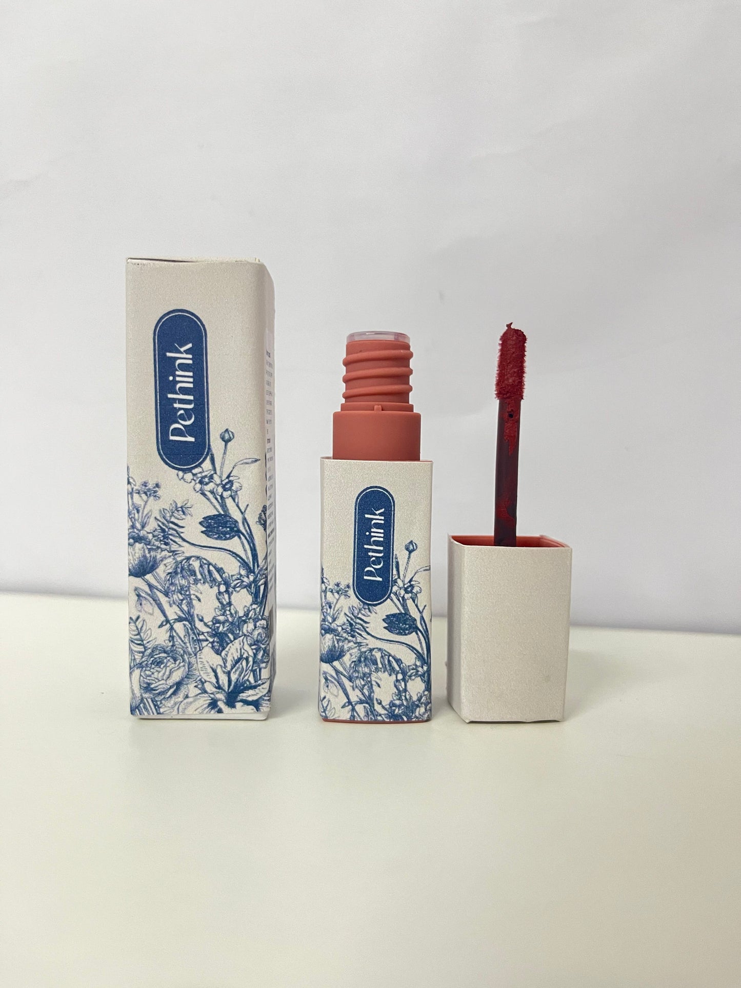 Pethink Retro Blue-Tone Lip Glaze Velvet Matte Texture A High-End Atmosphere Item for Daily Makeup