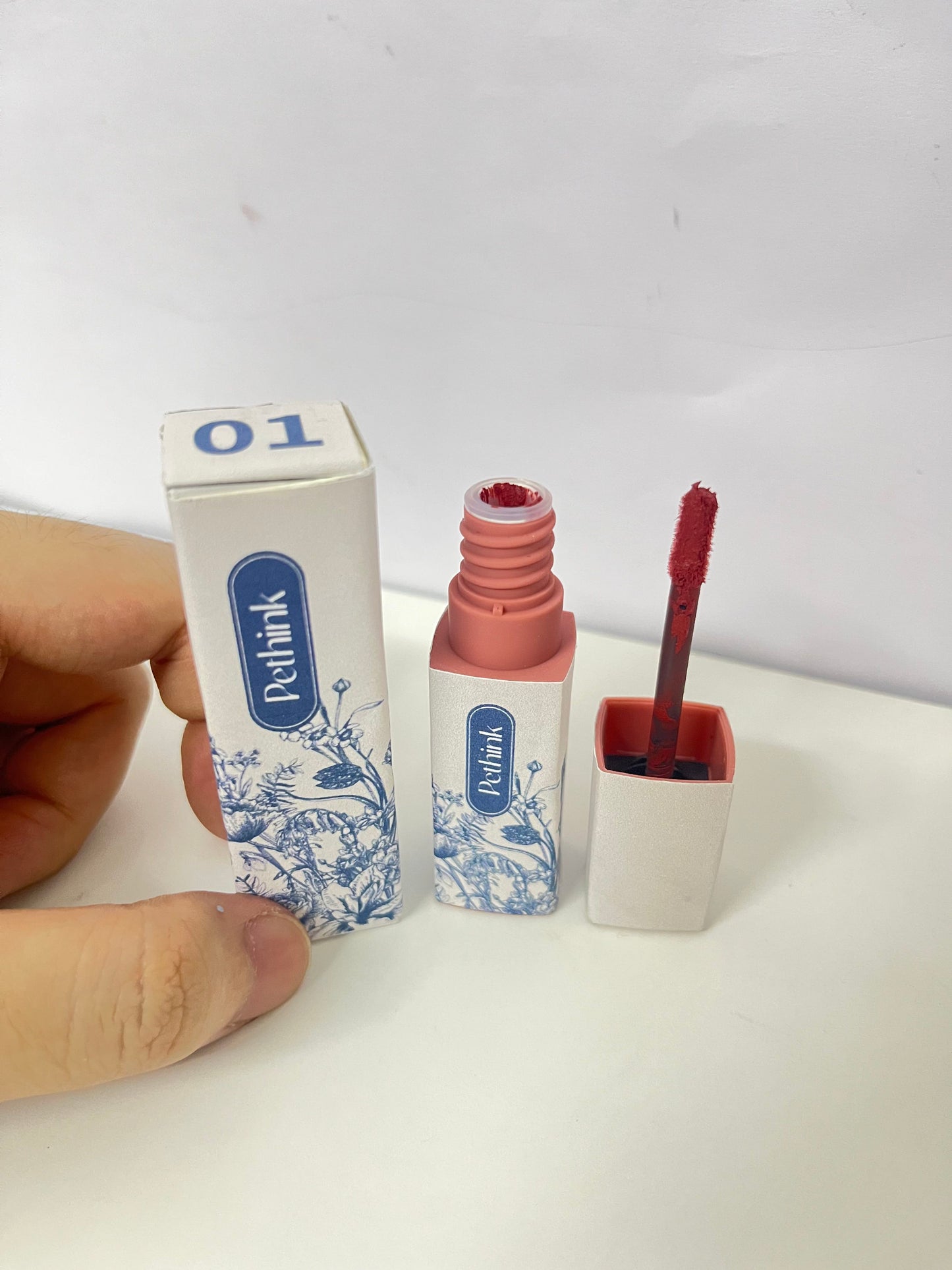 Pethink Retro Blue-Tone Lip Glaze Velvet Matte Texture A High-End Atmosphere Item for Daily Makeup