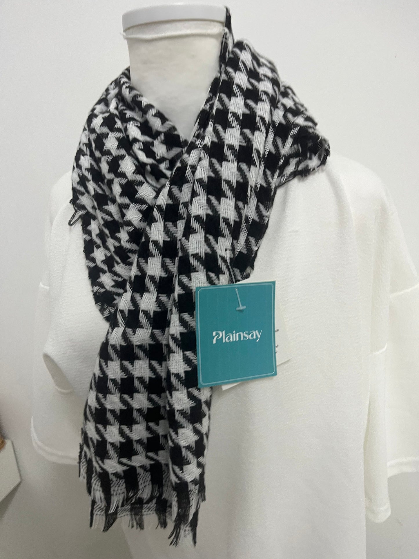 【Plainsay Scarfs】——Plainsay Classic Houndstooth Scarf - Timeless Black & White Statement Piece
