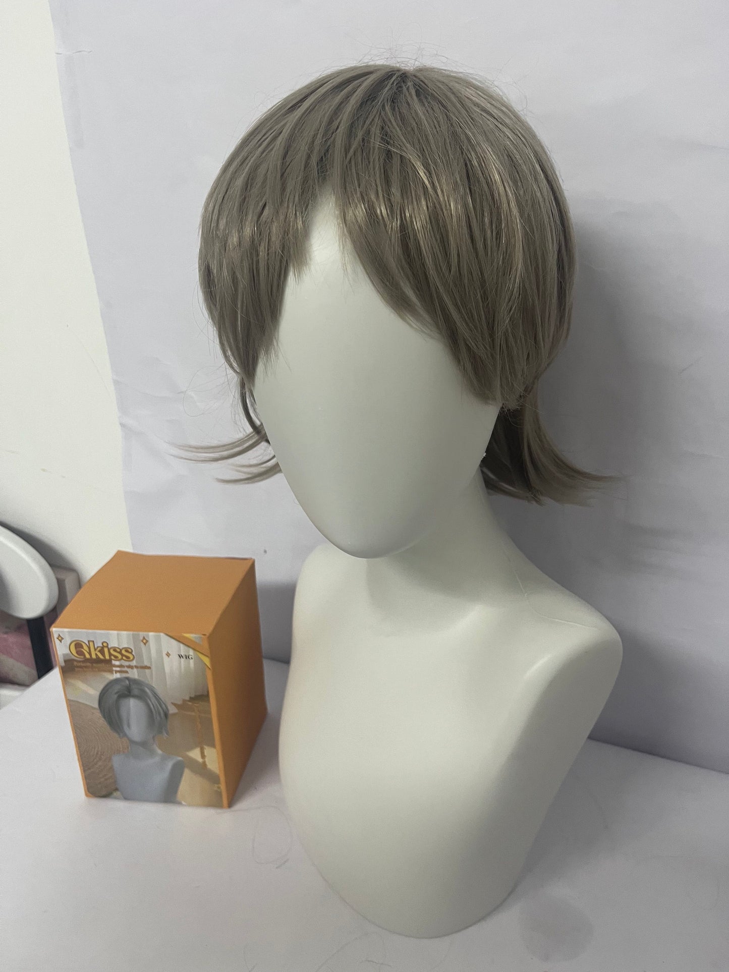 Qkiss Wigs Halloween Anime Role Wig Anime Men Costume Short Bob Mixed Heat Synthetic Hair Wigs for Adult Party Festival Halloween Christmas