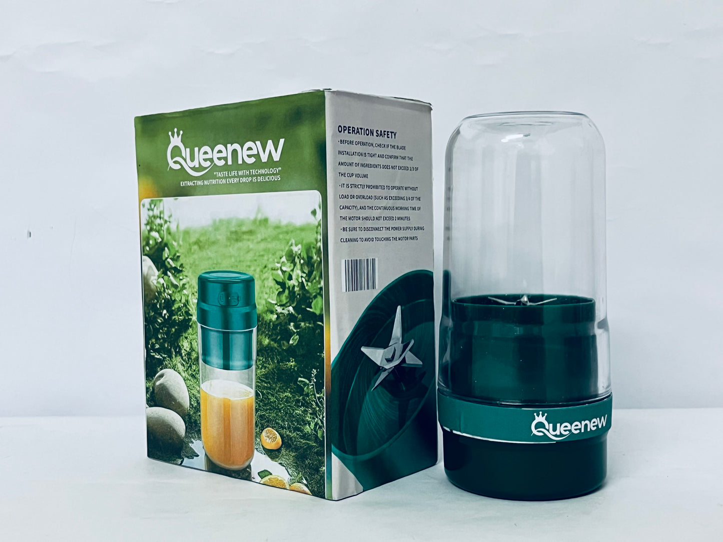 Queenew Portable Blender Cordless Personal Fruit Smoothie Juicer Cup USB Rechargeable Waterproof Mini Juice Mixer Fruit Blender Cup for Home Office Travel Outdoors Sports