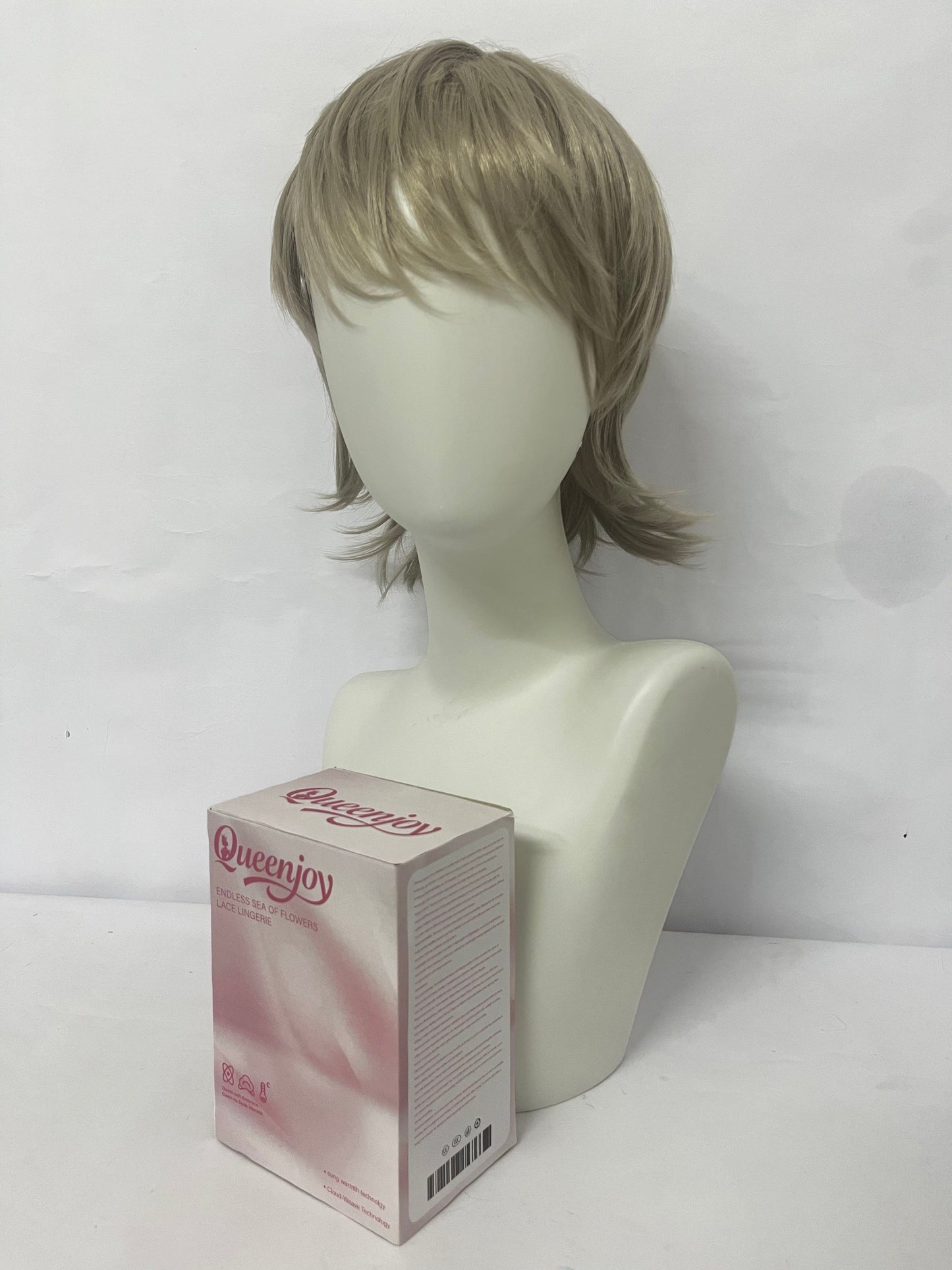 Queenjoy Wigs with Short Hair Straight Brown Hair with Bangs for Daily and Cosplay