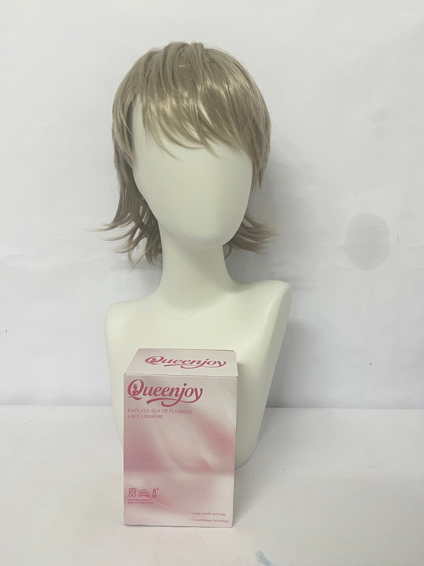 Queenjoy Wigs with Short Hair Straight Brown Hair with Bangs for Daily and Cosplay