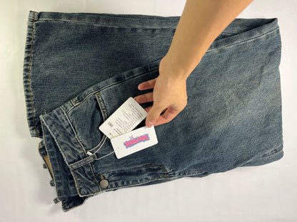 RABBITREE Straight-leg jeans flatter figure, adapt to diverse occasions, and provide moderate elastic support