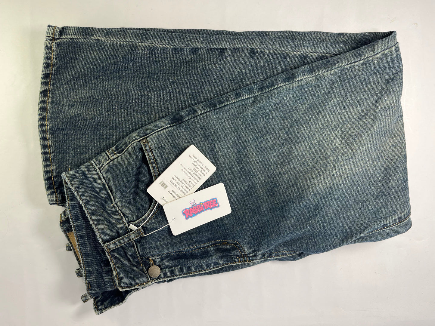 RABBITREE Straight-leg jeans flatter figure, adapt to diverse occasions, and provide moderate elastic support