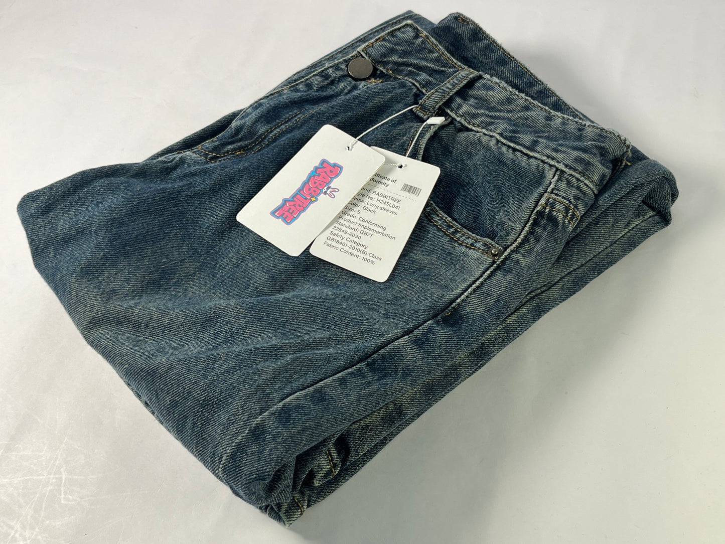 RABBITREE Straight-leg jeans flatter figure, adapt to diverse occasions, and provide moderate elastic support