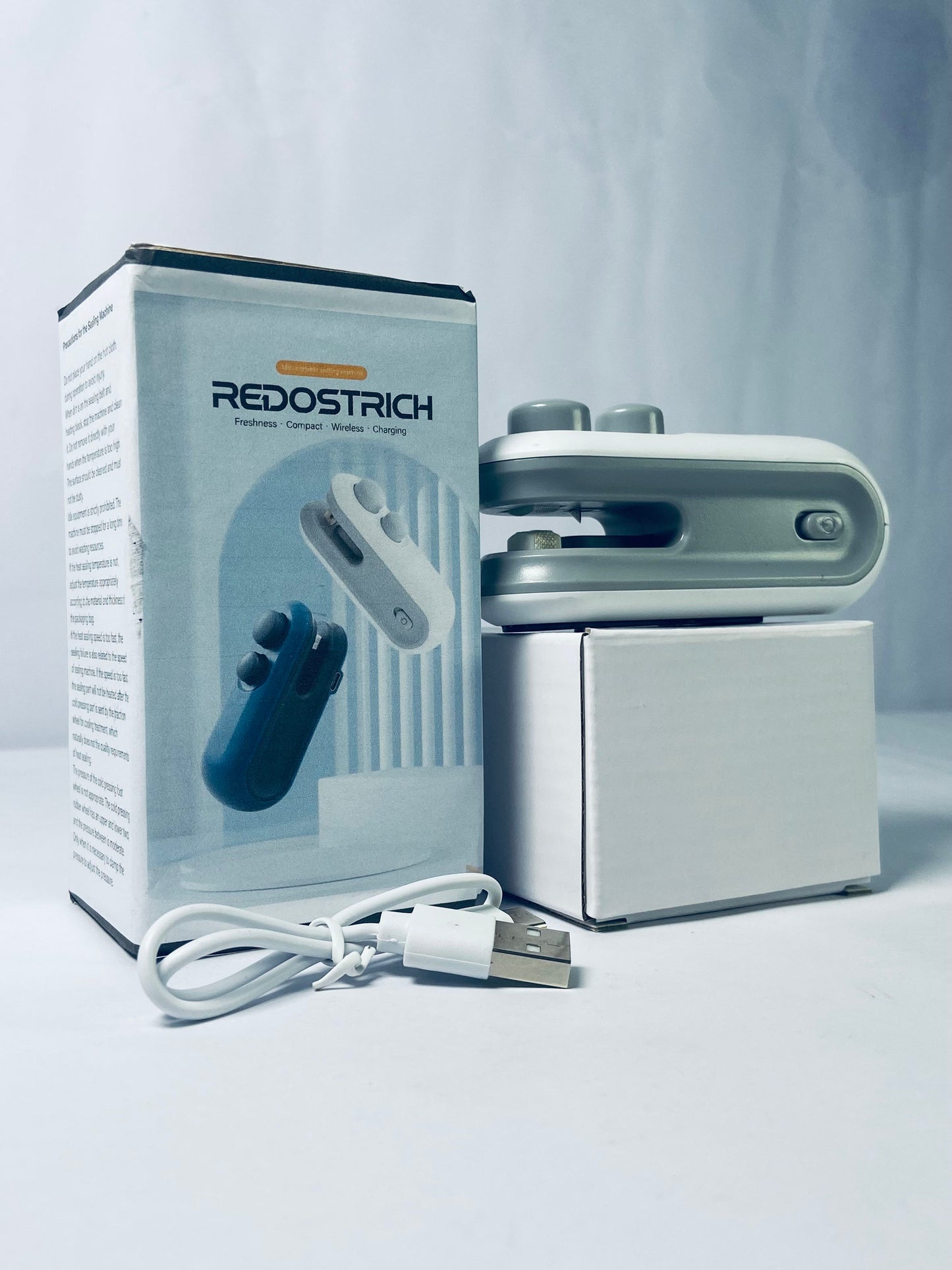 REDOSTRICH Vacuum Sealer for Food , Compact Upright Food Vacuum Sealer Machine Allows to Seal Marinades, Soups, Vegetables, Meats for Sous Vide Cooking, Saver Keeps Food Fresher Longer