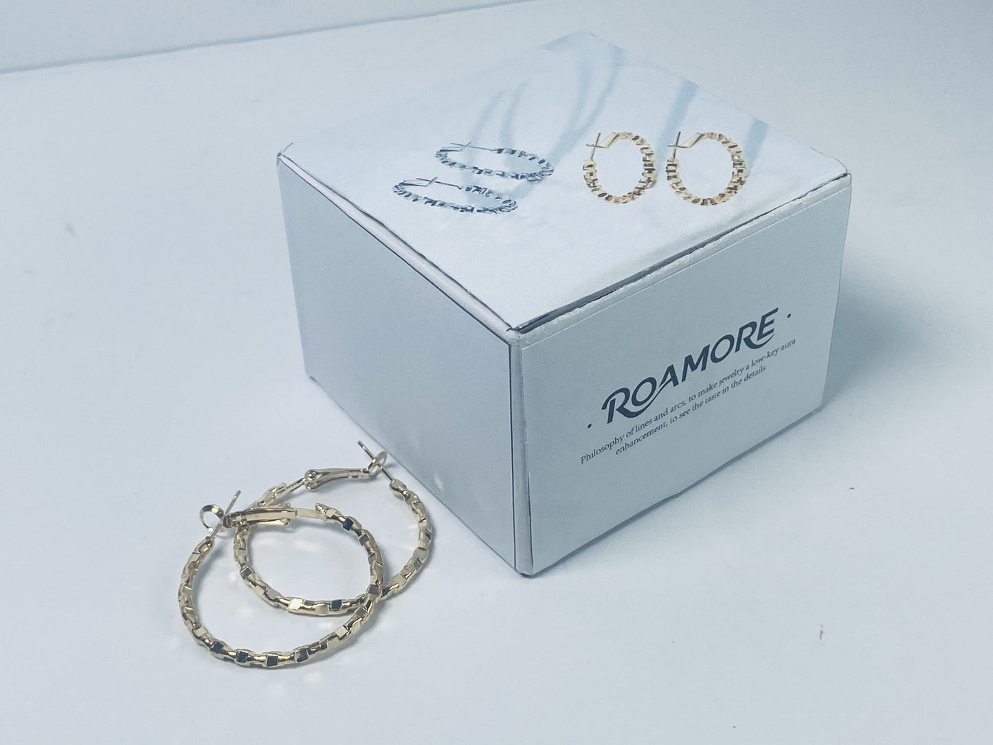 ROAMORE Temperament Golden Earrings Hoop hollow Earrings Irregular Geometry Earrings Sparkling Design