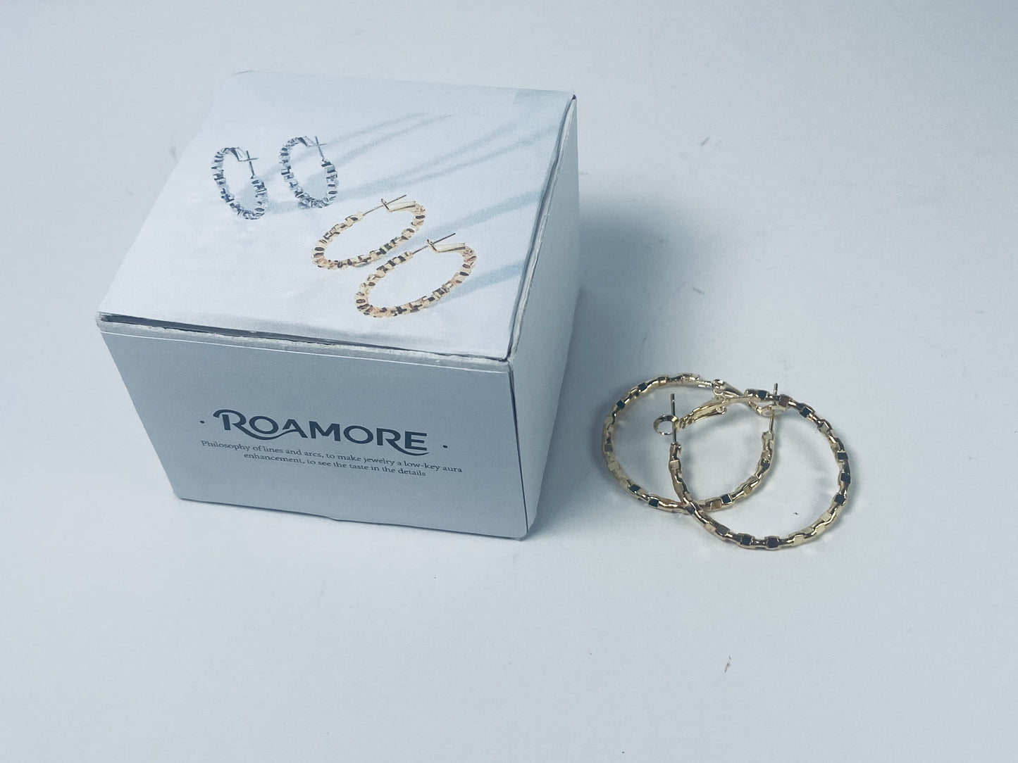 ROAMORE Temperament Golden Earrings Hoop hollow Earrings Irregular Geometry Earrings Sparkling Design