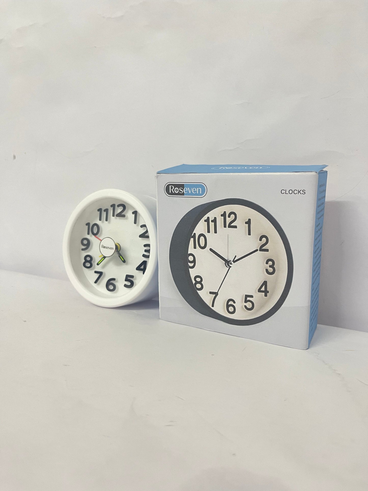 Roseven No Ticking Silent Alarm Clock,Easy to Read and Use,Ascending Sound,1 AA Battery Operated,Snooze Light,Bedside Desk Clock,White