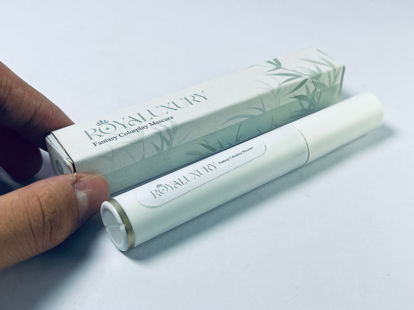 ROYALUXURY Lengthening and Volumizing for a Full Fan Effect,No Clumps, Long-Wearing, Hypoallergenic Mascara For Sensitive Eyes,Feathery Soft Full Lashes