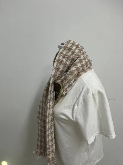 Rawbeau Scarf - Beige & White Houndstooth, Soft Textured Weave