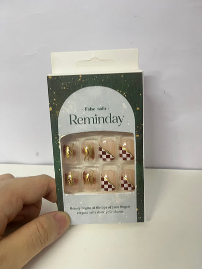 [Reminday False nails]——Reminday Retro Checkerboard Press-On Nails - Gold Foil Accent Short Square Nail Art