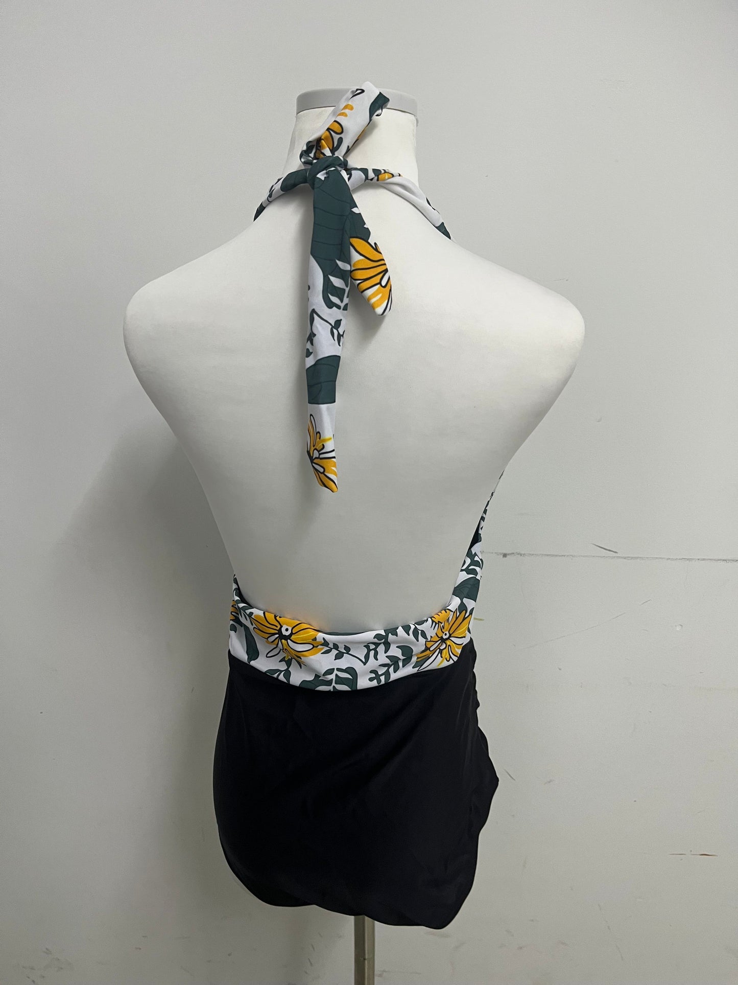 Romancear Floral Halter One-Piece Swimsuit Retro & Fresh Slimming & Flattering Eye-Catching Item for Beach Vacations