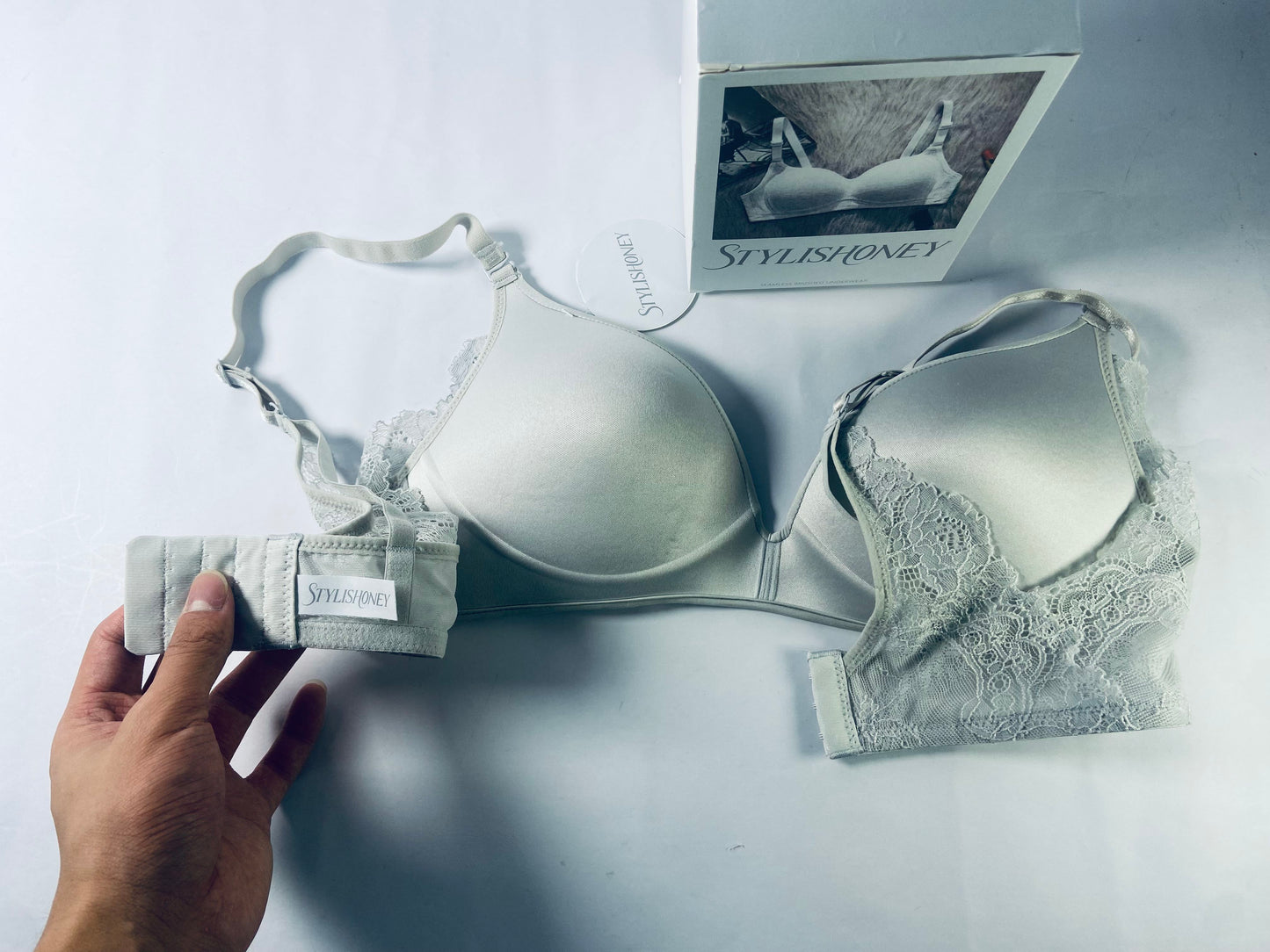 STYLISHONEY Full Cup Bra - Cups with Front Flap Closure  - Adjustable Non Slip Sholder Straps