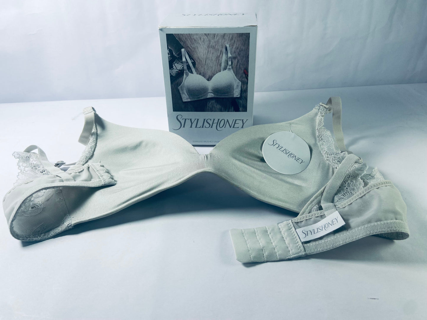 STYLISHONEY Full Cup Bra - Cups with Front Flap Closure  - Adjustable Non Slip Sholder Straps