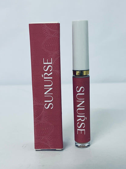 SUNUŔSE Hydrating Lip Gloss and Tinted Lip Oil Hybrid with Hyaluronic Acid & Jojoba Oil for Non-Sticky, Ultra-Shiny, Plump & Soft Lips - Everyday Makeup Essential - Push