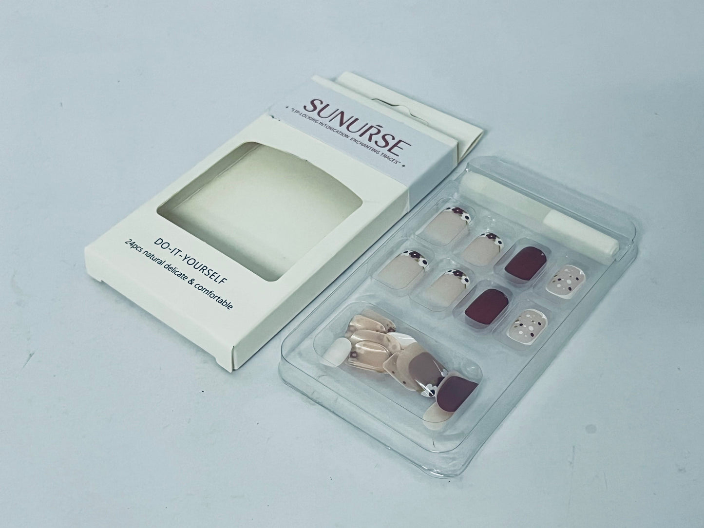 SUNUŔSE Short Press on Nails French Cute Small Flower Fake Nails New Year Red Square False Nails Spring Red Small Floral