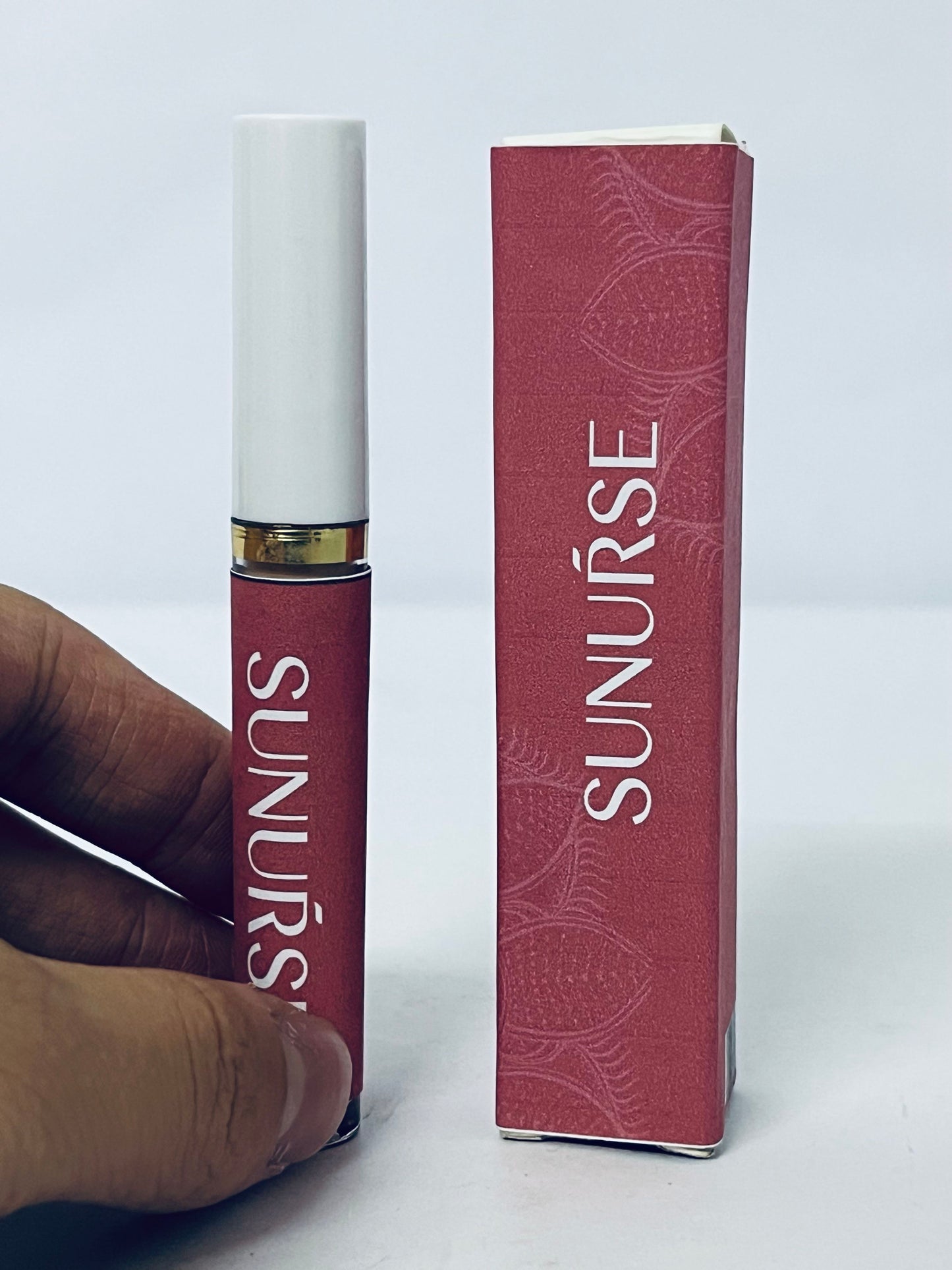 SUNUŔSE Hydrating Lip Gloss and Tinted Lip Oil Hybrid with Hyaluronic Acid & Jojoba Oil for Non-Sticky, Ultra-Shiny, Plump & Soft Lips - Everyday Makeup Essential - Push