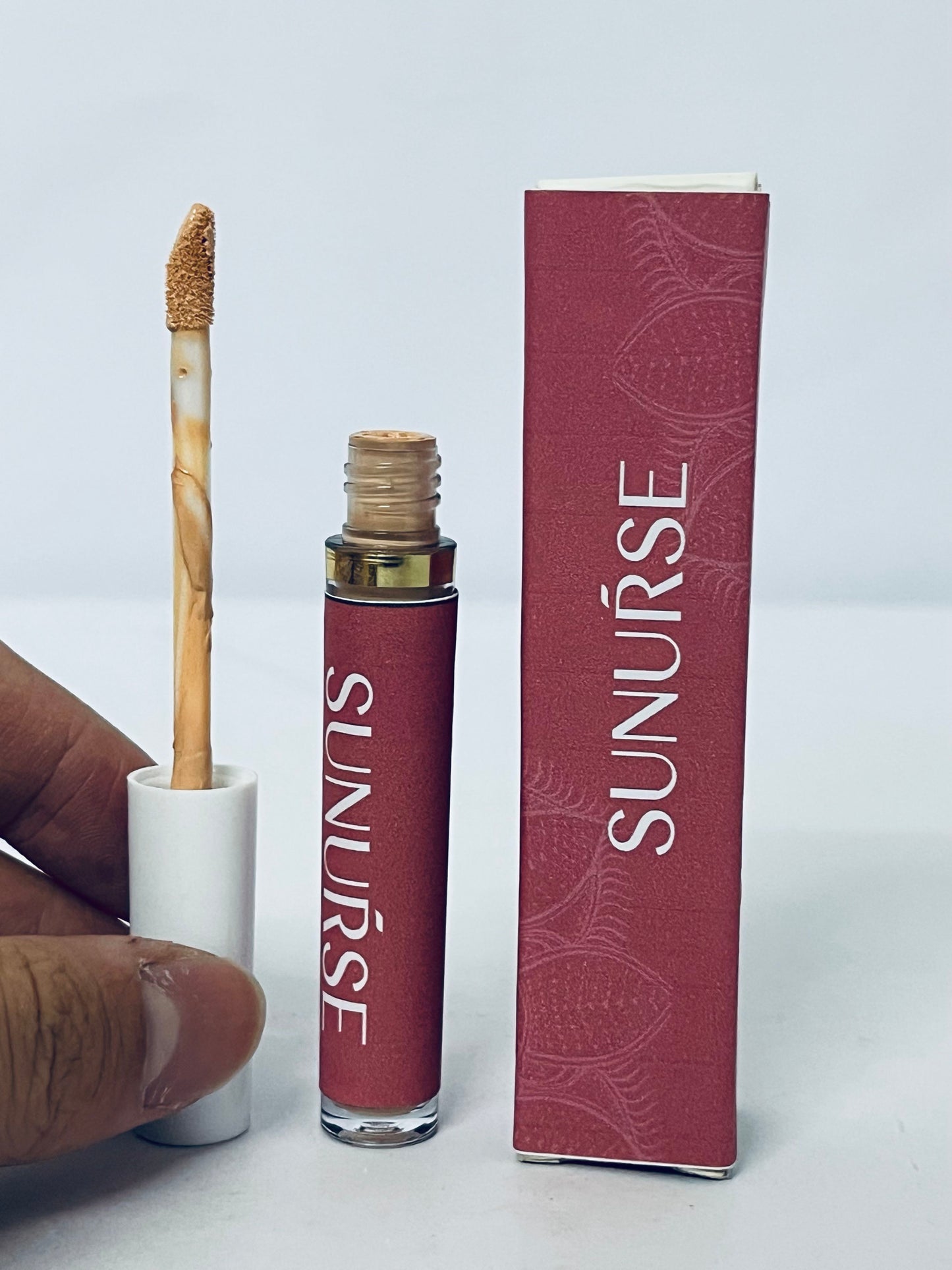 SUNUŔSE Hydrating Lip Gloss and Tinted Lip Oil Hybrid with Hyaluronic Acid & Jojoba Oil for Non-Sticky, Ultra-Shiny, Plump & Soft Lips - Everyday Makeup Essential - Push