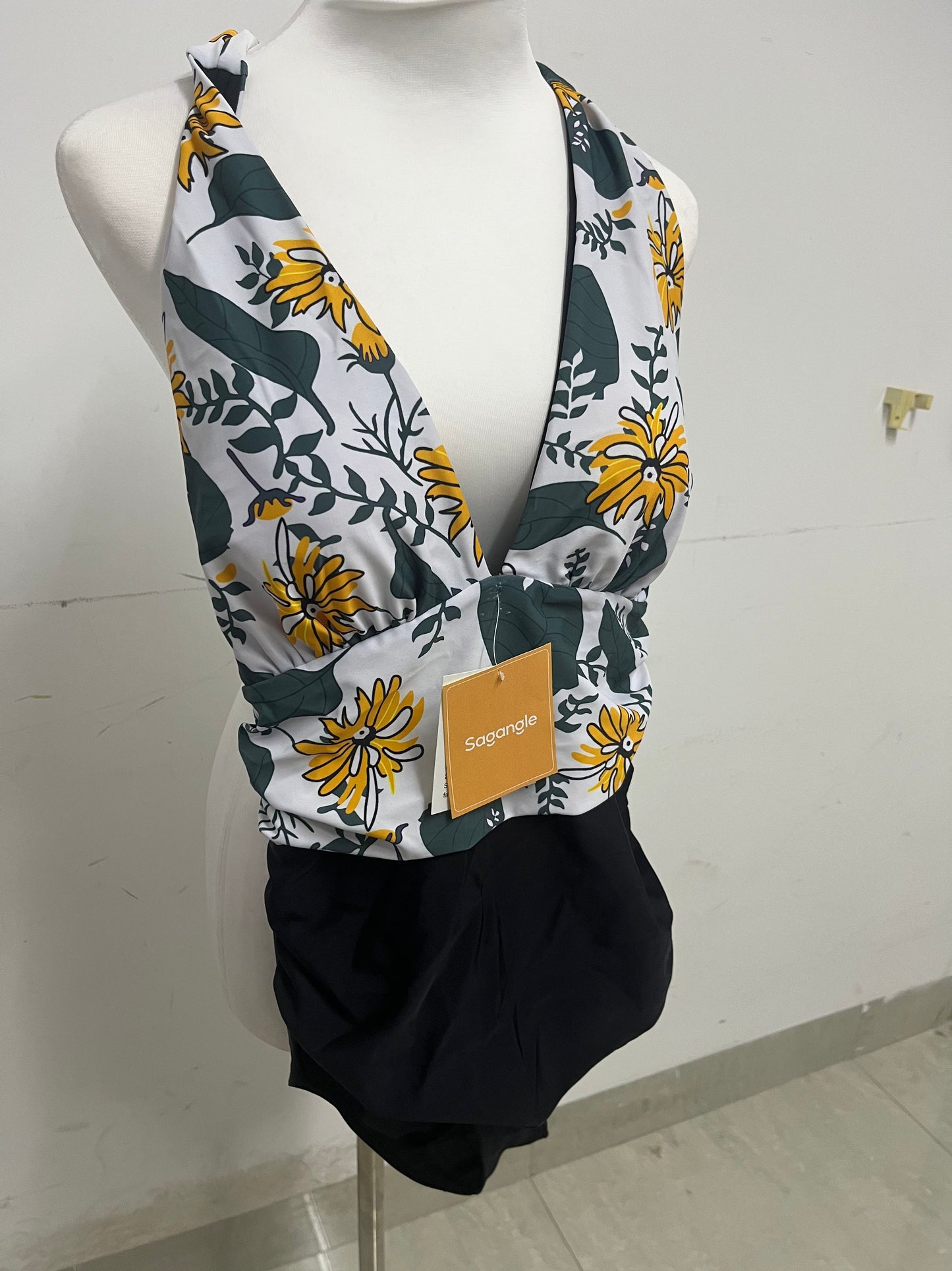 【Sagangle Floral Halter Two-Piece Swimsuit】—— Vibrant & Flattering Beachwear