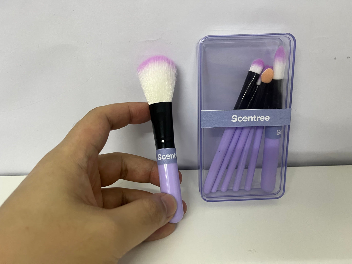 Scentree 7-Piece Purple Cosmetic Brush Set: Soft Synthetic Bristles with Portable Storage Case – Versatile Makeup Tools for Daily/Travel Use
