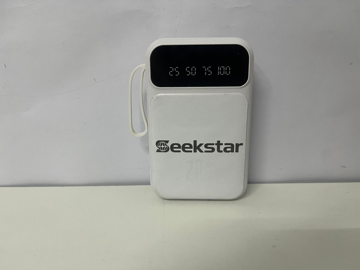 [Seekstar Portable power chargers]-Large-Capacity Built-in Cable Power Bank - 5000mAh Digital Display Portable Charger