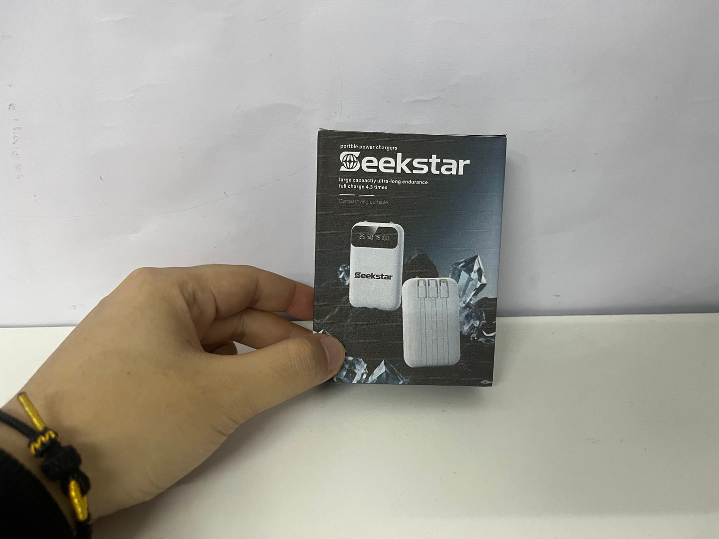 [Seekstar Portable power chargers]-Large-Capacity Built-in Cable Power Bank - 5000mAh Digital Display Portable Charger