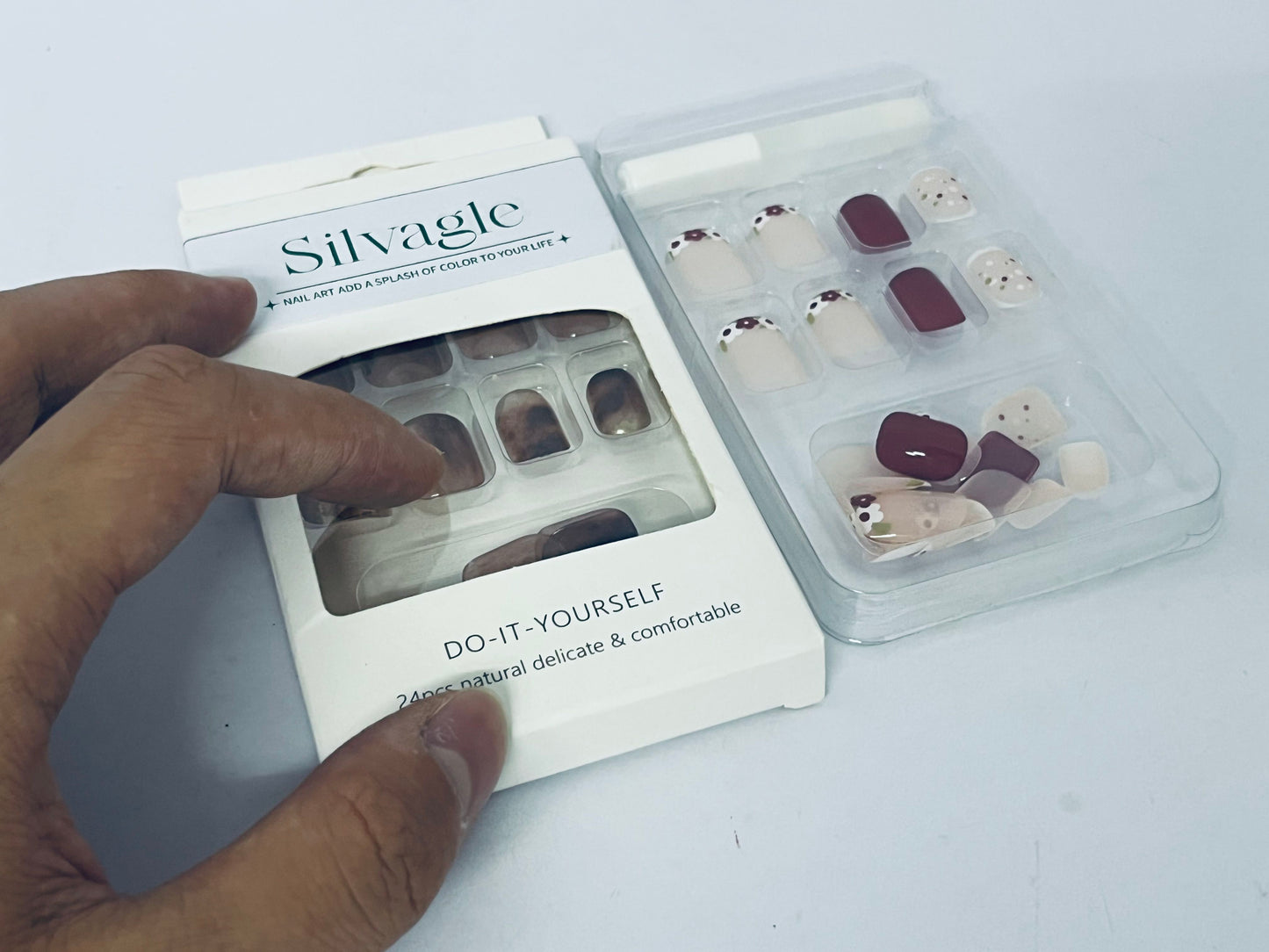 Silvagle Nails Squoval Nails , Reusable Stick On Fake Nails with Glue | Salon Quality | 8 Sizes - 24 Nail Kit
