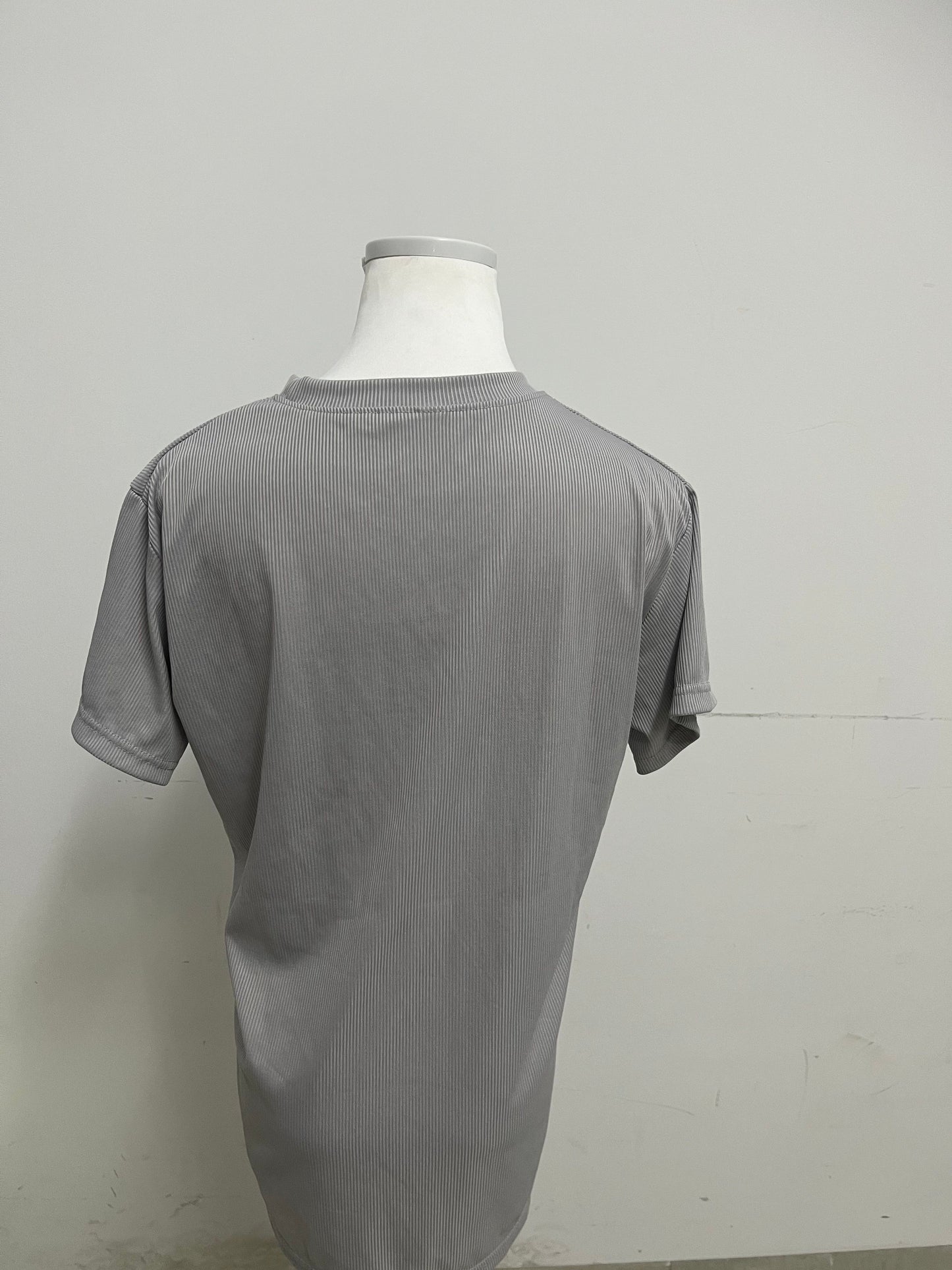 Sisterose T-Shirt - Gray Ribbed for Casual Modern Style