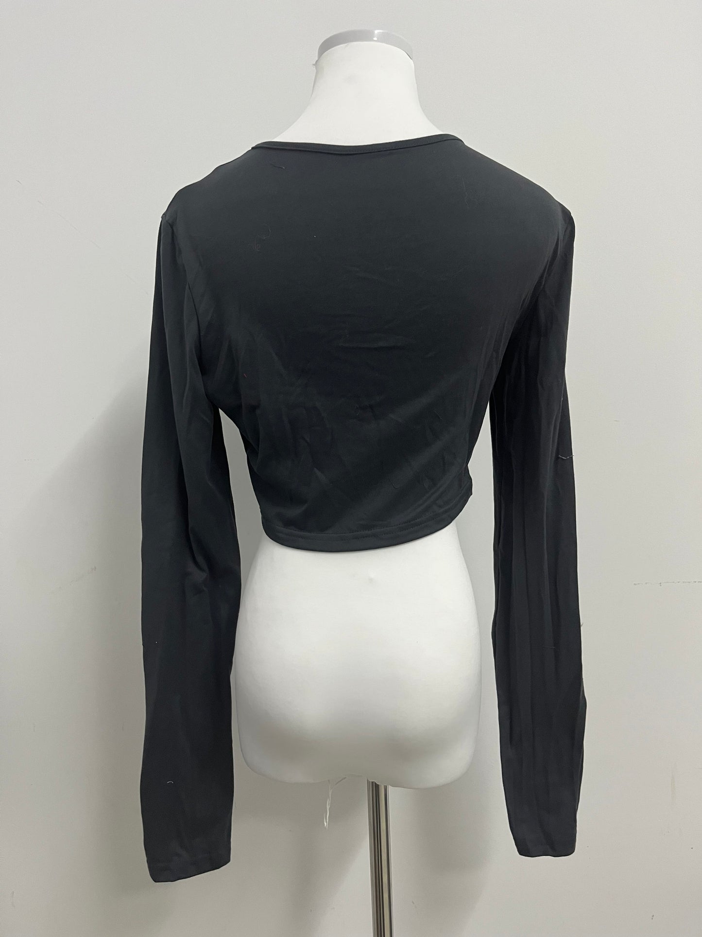 Skinice Women's Long Sleeve Crop Top - Basic Casual Round Neck Slim Fit Cropped T-Shirt in Black