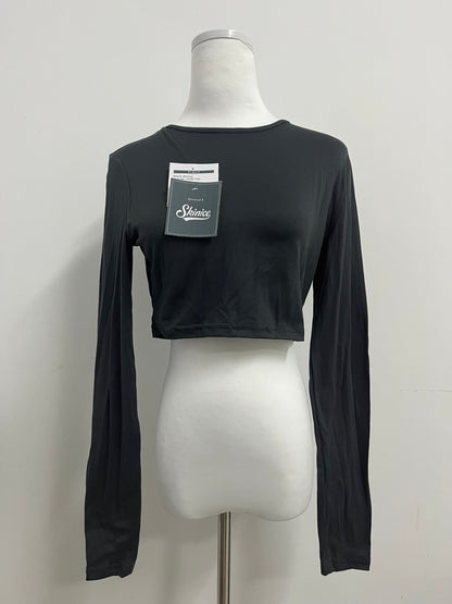 Skinice Women's Long Sleeve Crop Top - Basic Casual Round Neck Slim Fit Cropped T-Shirt in Black