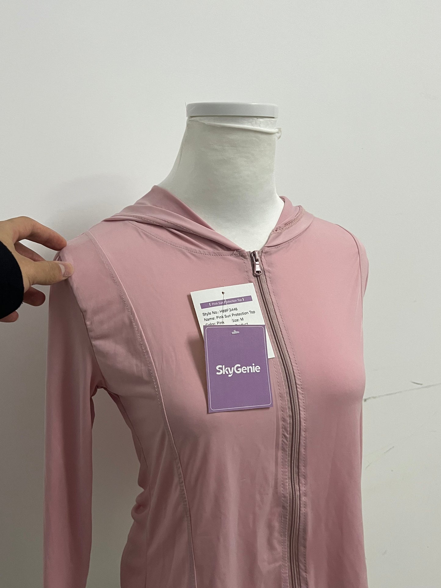 【SkyGenie Pink Sun Protection Athletic Shirt】—— Comfortable & Functional Activewear