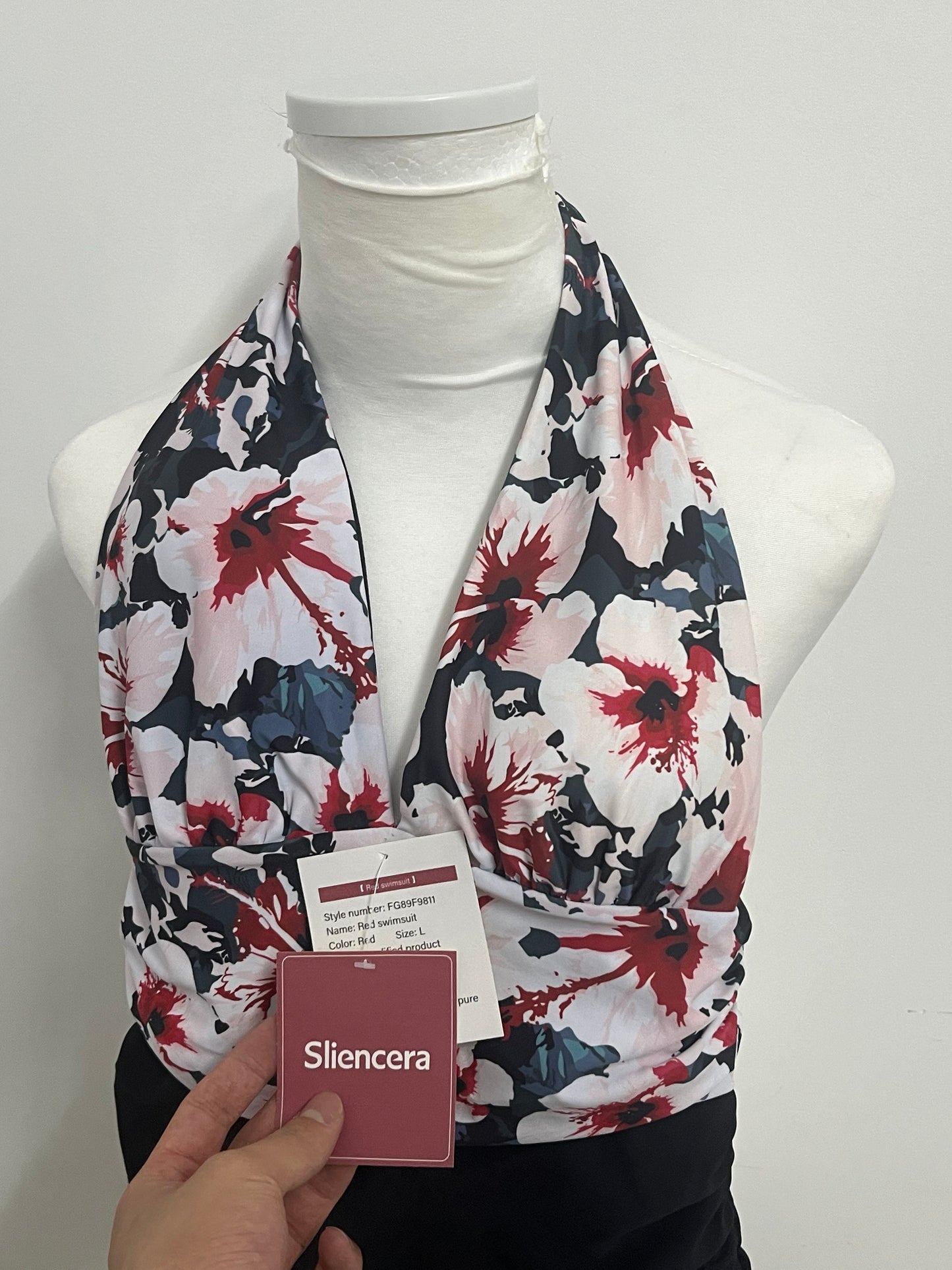 【Sliencera Floral Halter One-Piece Swimsuit】—— Feminine Style & Flattering Comfort for Summer
