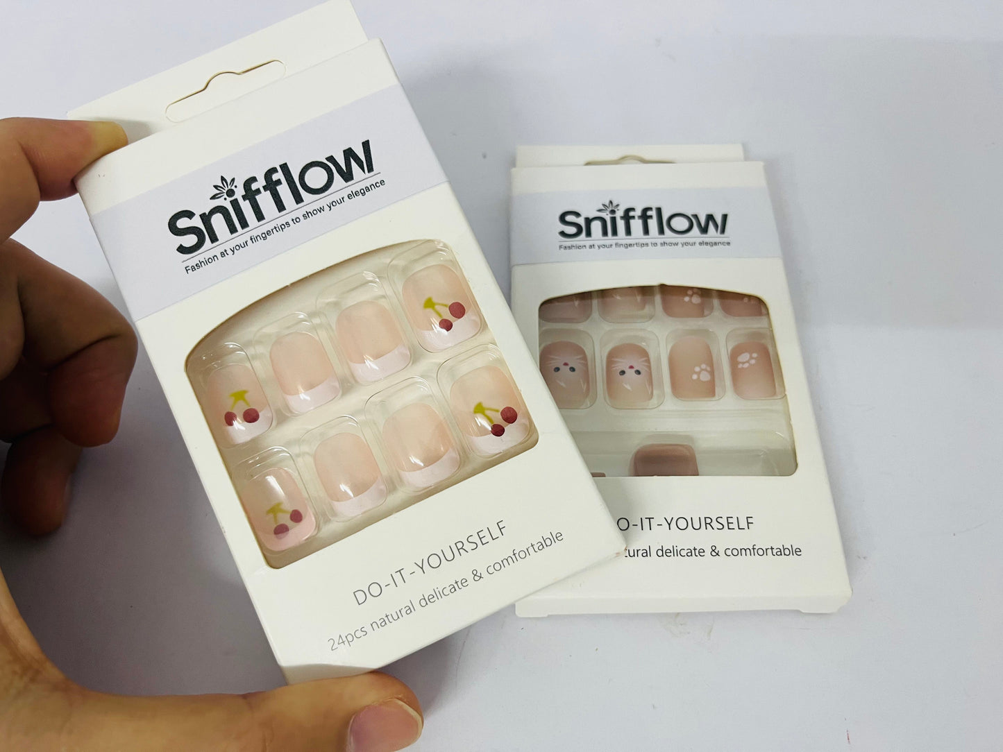 Snifflow Short Press on Nails, Artificial Acrylic Fake Nails for Women, 24 PCS Full Cover Reusable False Nails Kits